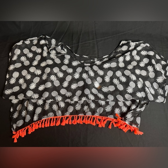 No Boundaries Black and White Pineapple Blouse with Red Fringe - Picture 2 of 3